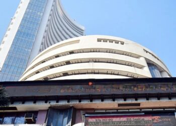 Share Market Today: हफ्ते के आखिरी दिन बाजार में हल्की कमजोरी! सेंसेक्स-निफ्टी डाउन, आज इन शेयरों पर रहेगी इन्वेस्टर्स की नजर