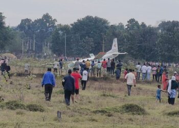 VIDEO: ओडिशा में क्रैश हुआ प्लेन, सभी यात्री और पायलट सुरक्षित, जानें कैसे हुआ ये चमत्कार!