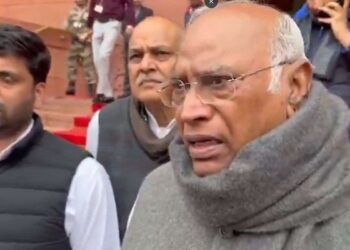 ममता के बाद अब खरगे ने भी की प्लेन हादसे की जांच की मांग, जानिए अजित पवार के बारे में क्या बोले?