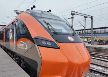राजधानी एक्सप्रेस से ज्यादा महंगी होगी वंदे भारत स्लीपर? जनवरी में ट्रेन होने जा रही लॉन्च, देखें पूरा किराया लिस्ट