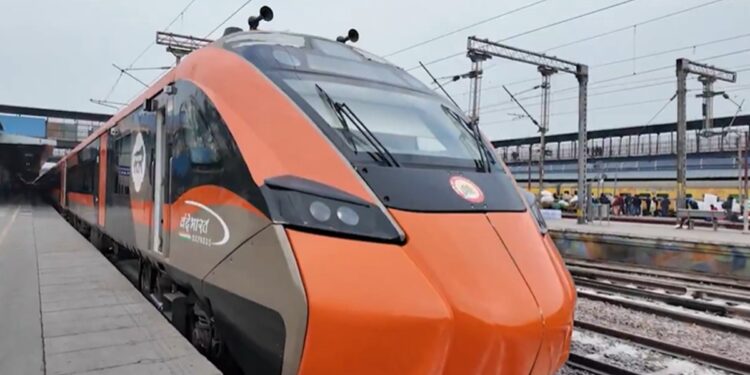 वंदे भारत स्लीपर ट्रेन और 7 अमृत भारत ट्रेनों की लॉन्च डेट कन्फर्म, पीएम मोदी दिखाएंगे हरी झंडी, जानें डिटेल