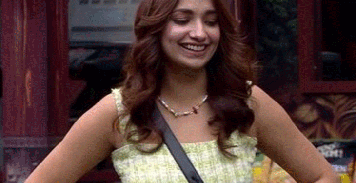 Elvish Yadav Engagement Rumors | Actress Jia Shankar