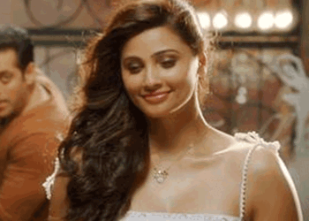 सलमान की को-स्टार रहीं डेजी शाह ने एग्स फ्रीज कराए:एक्ट्रेस ने कहा- परिवार के लिए शादी जरूरी नहीं