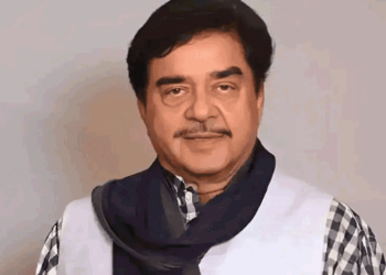 शत्रुघ्न सिन्हा ने ‘धुरंधर’ की तारीफ की:रणवीर सिंह की फिल्म को मास्टरपीस बताया, बोले – कौन-सी प्रोपेगैंडा फिल्म?