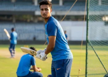 Pakistan के खिलाफ बदलेगी Team India की ओपनिंग? Abhishek Sharma पर फैसला कल, Sanju Samson तैयार।