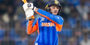 Abhishek Sharma का रक्षात्मक खेल देखकर हैरान हूँ, Sunil Gavaskar ने की युवा बल्लेबाज की प्रशंसा, साथ ही दी बड़ी चेतावनी