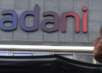 अमेरिका ने अडाणी ग्रुप से किया संपर्क, ईरान से पेट्रोलियम आयात को लेकर मांगी जानकारी