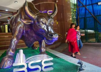 शेयर मार्केट में जलजला, सेंसेक्स 961 अंक टूटकर बंद, निफ्टी धराशाई, निवेशकों के कई लाख करोड़ डूबे