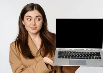 Tech Tips: नया लैपटॉप खरीद रहे हैं? जानें कितनी स्टोरेज है आपके लिए सही