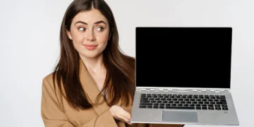 Tech Tips: नया लैपटॉप खरीद रहे हैं? जानें कितनी स्टोरेज है आपके लिए सही