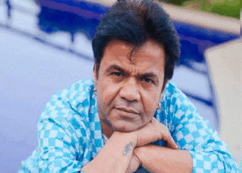 राजपाल के कठिन समय में सोनू सूद ने की मदद:फिल्म का ऑफर और साइनिंग अमाउंट भी दिया, कहा- हम सब एक परिवार हैं