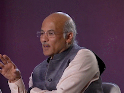 सूरज बड़जात्या बोले- अच्छी कहानी अपनी जगह बना लेती है:एक्शन के शोर के बीच ‘संगमरमर’ में पारिवारिक मूल्यों और लंबे प्रेम सफर की कहानी