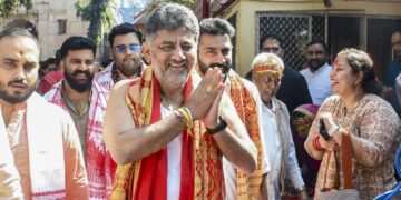 BJP MLA Caught Taking Bribe, DK Shivakumar Takes a Dig at BJP डिप्टी सीएम डीके शिवकुमार ने लिए बीजेपी के मजे, रिश्वत लेते रंगे हाथ पकड़े गए थे पार्टी के विधायक