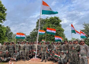 ‘वंदे मातरम्’ को लेकर बदले नियम, कब-कहां-कितना गाना है, खड़े होना जरूरी या नहीं? जानें सबकुछ