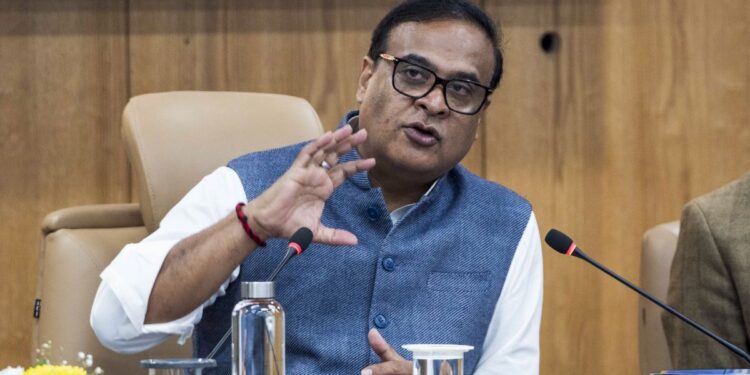 असम में विधानसभा चुनाव से पहले बड़ा बदलाव, हिमंत विश्व शर्मा के भाई बनाए गए CID के SSP