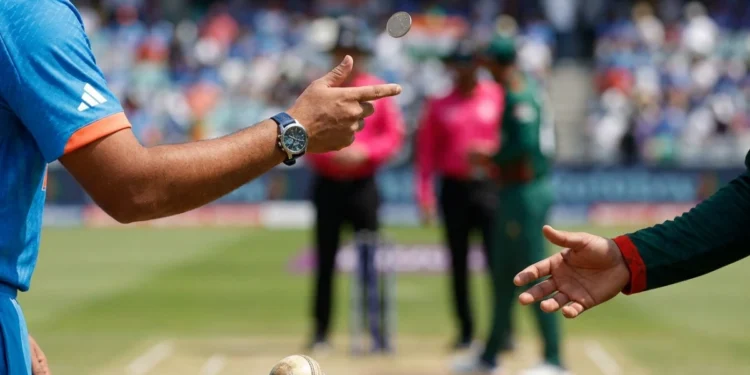 IND vs AUS 2nd ODI: कप्तान हरमनप्रीत ने जीता टॉस, ऑस्ट्रेलिया के खिलाफ पहले बैटिंग करेगी Team India