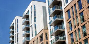 रियल एस्टेट का बदला रुख! बिल्डर बना रहे करोड़ों के फ्लैट, लेकिन अफोर्डेबल हाउसिंग क्यों हो गई गायब?