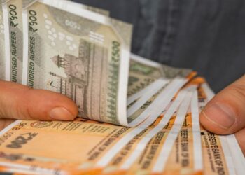 मनी मैनेजमेंट के इन 10 टिप्स को अभी कर लें नोट, बनता जाएगा पैसे से पैसा