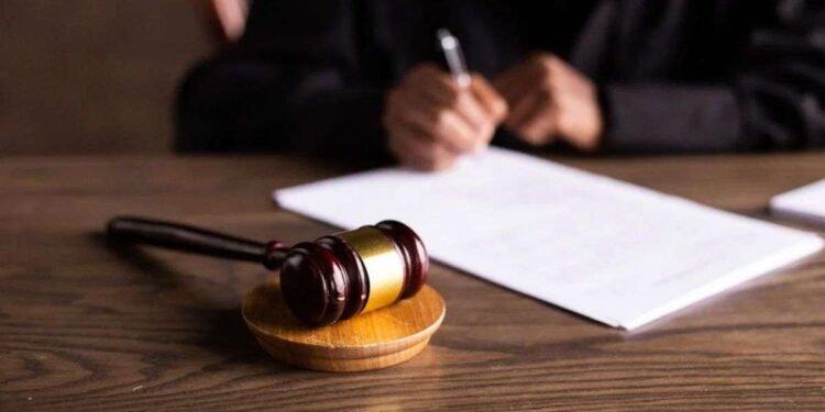 बेटी को 10वीं का एग्जाम दिलाने के लिए हत्या के दोषी पिता को HC ने दी बेल, 16 साल पुराने केस में था बंद