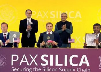 अमेरिका के नेतृत्व वाले Pax Silica में शामिल हुआ भारत, समझें नई दिल्ली के लिए क्यों है यह अहम?