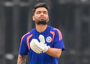 Rinku Singh Father Death | सिलेंडर की सप्लाई से शुरू हुआ था रिंकू सिंह का सपना, मुकाम तक पहुँचाकर खामोश हो गए पिता खानचंद