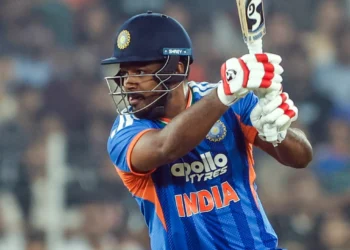 South Africa से हार का Side Effect: Abhishek Sharma की होगी छुट्टी? Sanju Samson को मिलेगा मौका!