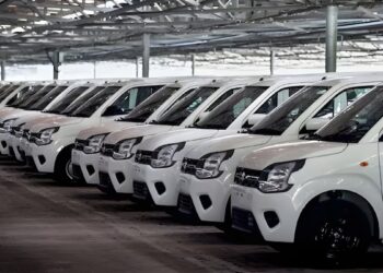 छोटी कार वालों की मौज खत्म? सरकार ने बदले फ्यूल एफिशिएंसी नियम, ऑटो इंडस्ट्री में मचा हड़कंप!