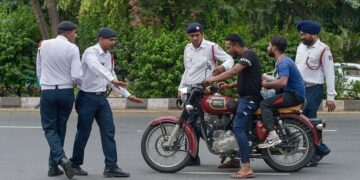 बार-बार ट्रैफिक रूल तोड़ने वालों की खैर नहीं! सरकार ला रही नया सिस्टम, रद्द हो सकता है ड्राइविंग लाइसेंस