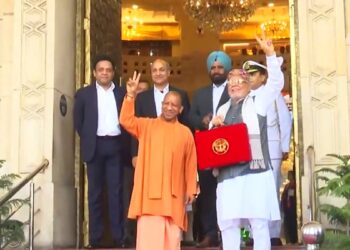 उत्तर प्रदेश का ₹9.12 लाख करोड़ बजट, क्या पाकिस्तान की अर्थव्यवस्था से बड़ा है यह आंकड़ा? तुलना ने बढ़ाई चर्चा