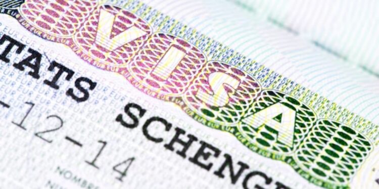 सिर्फ 1 वीजा से घूम सकते हैं यूरोप के 29 देश, जानें क्या है शेंगेन वीजा और इसकी खासियत