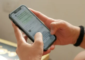 whatsapp update new members can see old chats