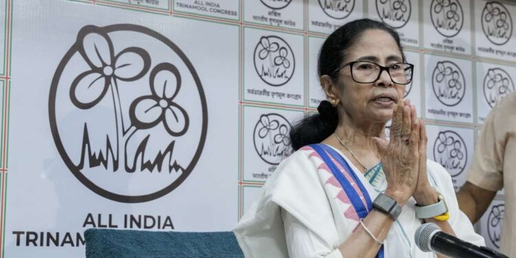 “छापेमारी के दौरान सीएम का जबरदस्ती घुसना सही नहीं है”, SC ने I-PAC मामले में ममता बनर्जी को लगाई फटकार