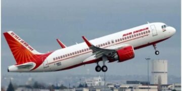 बेंगलुरु से लंदन जा रहा Air India का विमान अचानक जेद्दा की ओर मोड़ा गया, यात्रियों को उतारा गया नीचे, सामने आई बड़ी वजह