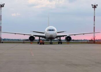 Noida Airport: यात्रियों को लेकर कब उड़ेगी पहली फ्लाइट, कब शुरू होगी बुकिंग, किन शहरों के लिए शुरू होगी सर्विस