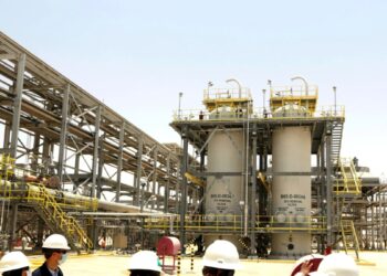 Saudi Aramco की रास तनुरा रिफाइनरी को अटैक के बाद किया गया बंद, दुनिया पर कितना होगा इसका असर?