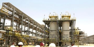 Saudi Aramco की रास तनुरा रिफाइनरी को अटैक के बाद किया गया बंद, दुनिया पर कितना होगा इसका असर?