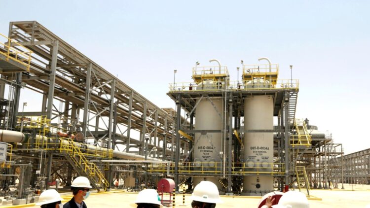 Saudi Aramco की रास तनुरा रिफाइनरी को अटैक के बाद किया गया बंद, दुनिया पर कितना होगा इसका असर?