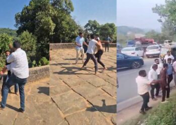 कर्नाटक में प्री-वेडिंग शूट के दौरान फोटोग्राफरों को दौड़ा-दौड़ाकर पीटा, पुलिस स्टेशन के सामने भारी हंगामा, सामने आया वीडियो