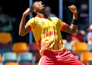 IPL का जलवा! KKR के लिए Blessing Muzarabani ने ठुकराया PSL, पाकिस्तान में मचा हड़कंप