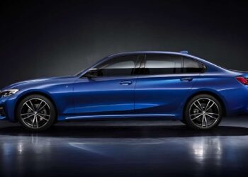 Audi और Mercedes के बाद अब इस कंपनी की कारें होंगी महंगी, 1 अप्रैल से गाड़ियों की कीमतों में 2% तक बढ़ोतरी का ऐलान