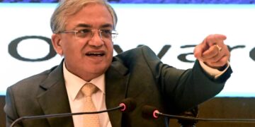 मुख्य चुनाव आयुक्त ज्ञानेश कुमार के खिलाफ महाभियोग प्रस्ताव ला सकता है विपक्ष, नोटिस पर 180 सांसदों ने किया साइन