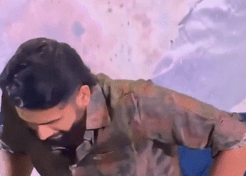 फिल्म वृषकर्मा के इवेंट में कुर्सी से गिरे नागा चैतन्य:बैठते ही कुर्सी का बैलेंस बिगड़ा; एक्टर बिना किसी मदद के तुरंत खड़े हो गए