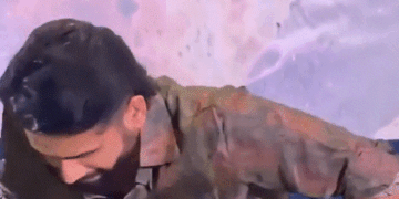 फिल्म वृषकर्मा के इवेंट में कुर्सी से गिरे नागा चैतन्य:बैठते ही कुर्सी का बैलेंस बिगड़ा; एक्टर बिना किसी मदद के तुरंत खड़े हो गए