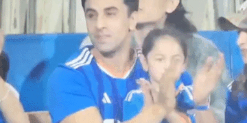 भारत-इंग्लैंड का T20 मैच देखने पहुंचे सेलेब्स:रणबीर-आलिया बेटी राहा के साथ नजर आए; वानखेड़े स्टेडियम में वरुण धवन और अनिल कपूर भी दिखे