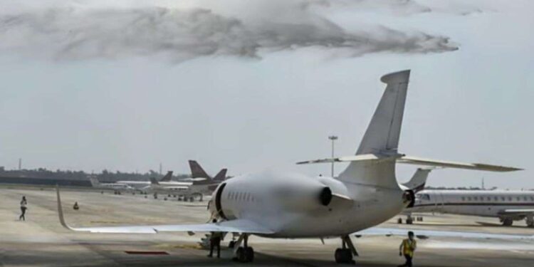 मिडिल ईस्ट तनाव से हवाई सफर में बढ़ी दिक्कतें, दिल्ली एयरपोर्ट पर कम से कम 100 इंटरनेशनल फ्लाइट्स रद्द