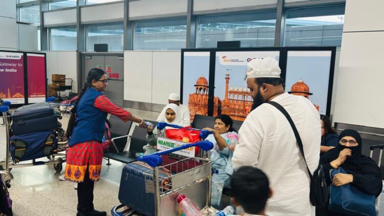 दिल्ली एयरपोर्ट से आज 80 इंटरनेशनल फ्लाइट्स करनी पड़ीं कैंसिल, मिडिल ईस्ट की टेंशन ने लगाया ब्रेक