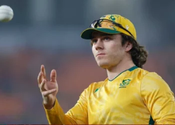 IPL 2026: चेन्नई सुपर किंग्स की टेंशन बढ़ी, धोनी के बाद Dewald Brevis भी हो सकते हैं बाहर