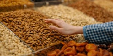 ड्राई फ्रूट्स की कीमत दिल्ली में 50% तक बढ़ी, पश्चिम एशिया के टेंशन ने इन सामानों के दाम भी बढ़ा दिए