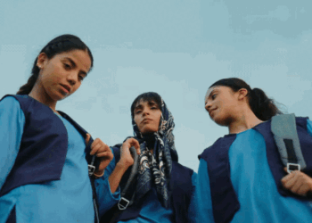 बादशाह के टटीरी सॉन्ग की बाल-महिला आयोग को शिकायत:नाबालिग लड़कियों को स्कूल बैग फेंकते दिखाया, रैप में गंदे शब्द इस्तेमाल करने का आरोप