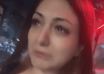 actress khushi mukherji beingh slapped at dubai, posted a video while crying